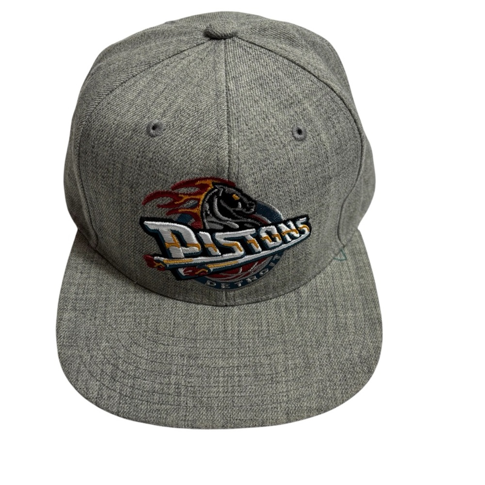Mitchell & ness Detroit pistons hat